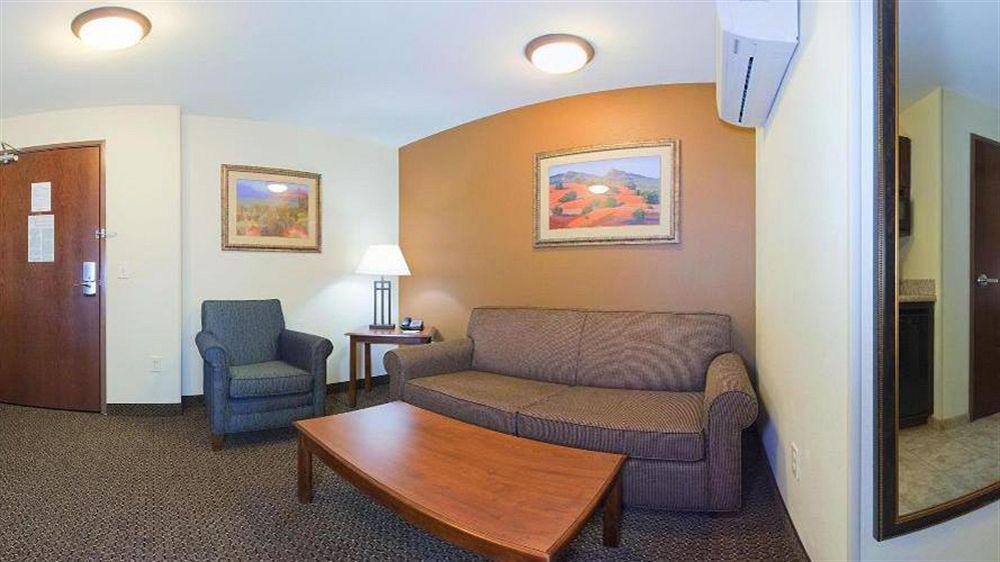 Holiday Inn Express & Suites Trinidad By Ihg Exteriör bild