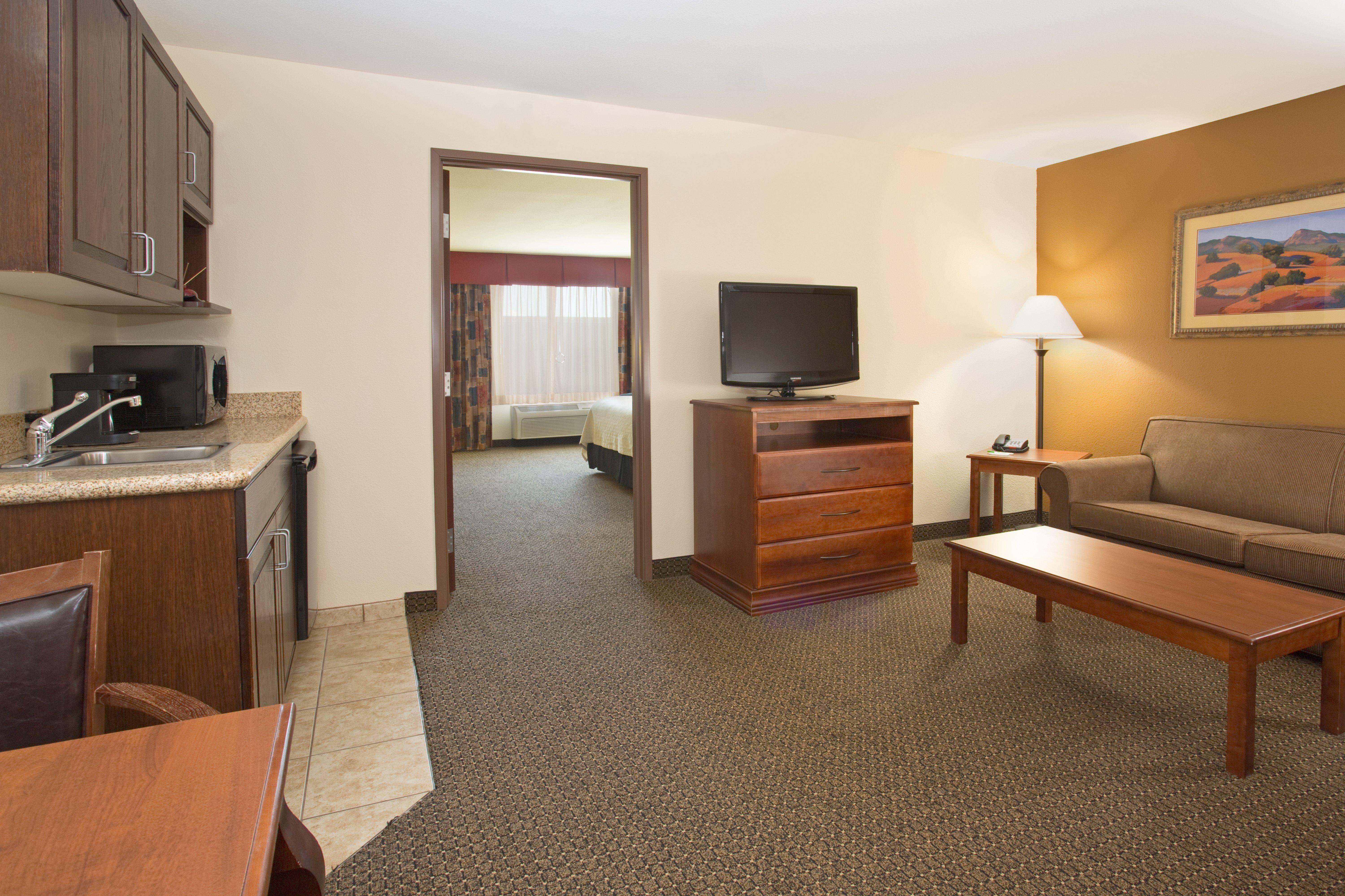 Holiday Inn Express & Suites Trinidad By Ihg Exteriör bild